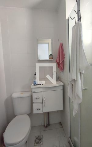 Apartamento à venda com 60m², 2 quartos e 1 vaga Apartamento à venda com 60m², 2 quartos e 1 vagaBanheiro da Suite 1