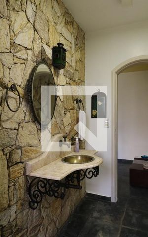 Casa à venda com 650m², 5 quartos e 3 vagasBanheiro da Sala de Jogos