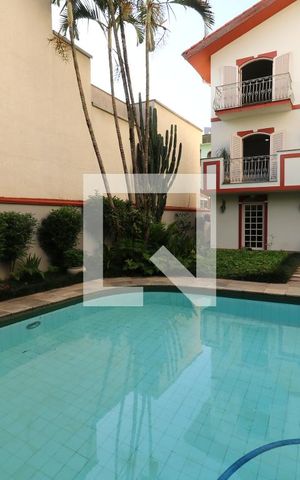 Casa à venda com 650m², 5 quartos e 3 vagasPiscina
