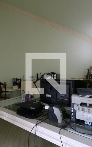 Casa à venda com 650m², 5 quartos e 3 vagasEscritório