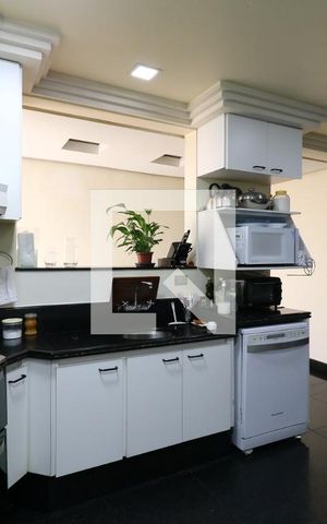 Casa à venda com 650m², 5 quartos e 3 vagasCozinha