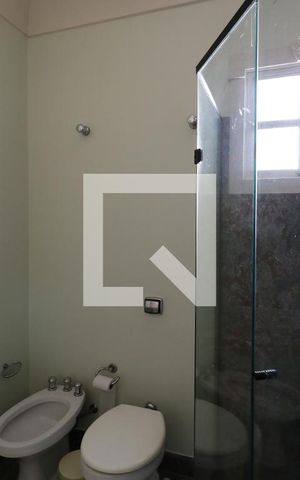 Casa à venda com 650m², 5 quartos e 3 vagasBanheiro da Suíte 4