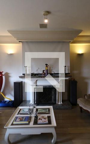 Casa à venda com 650m², 5 quartos e 3 vagasSala