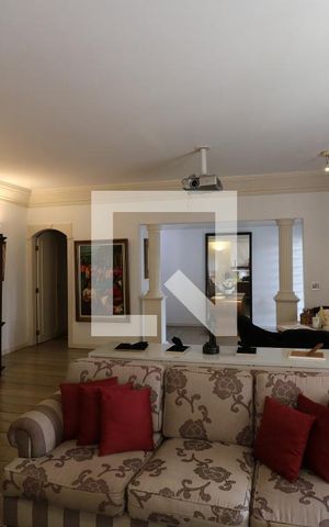Casa à venda com 650m², 5 quartos e 3 vagasSala