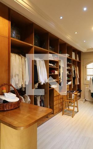 Casa à venda com 650m², 5 quartos e 3 vagasCloset da Suíte 5