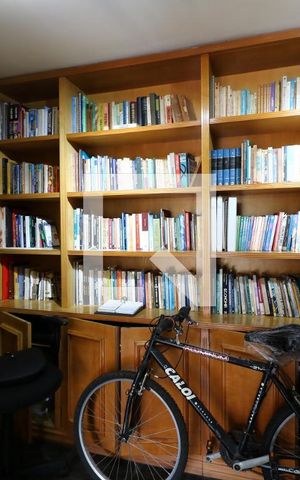 Casa à venda com 650m², 5 quartos e 3 vagasBiblioteca