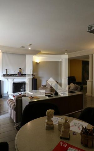 Casa à venda com 650m², 5 quartos e 3 vagasSala