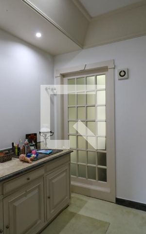 Casa à venda com 650m², 5 quartos e 3 vagasBanheiro da Suíte 2