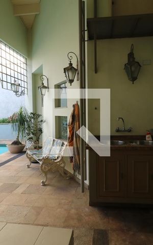Casa à venda com 650m², 5 quartos e 3 vagasChurrasqueira