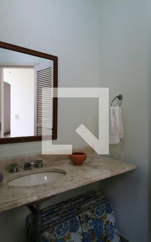 Casa à venda com 650m², 5 quartos e 3 vagasLavabo da Piscina