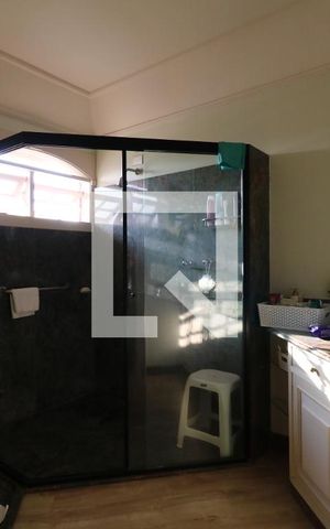 Casa à venda com 650m², 5 quartos e 3 vagasBanheiro da Suíte 5