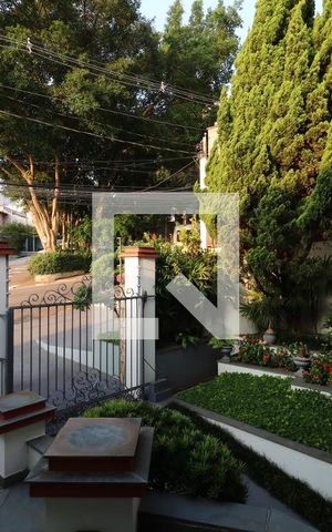Casa à venda com 650m², 5 quartos e 3 vagasEntrada