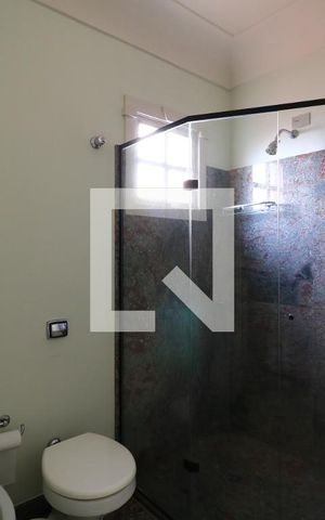 Casa à venda com 650m², 5 quartos e 3 vagasBanheiro da Suíte 4