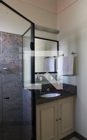 Casa à venda com 650m², 5 quartos e 3 vagasBanheiro da Suíte 4