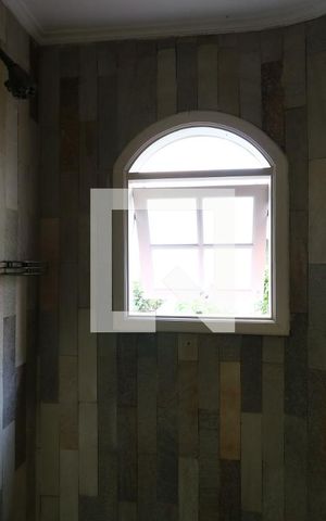 Casa à venda com 650m², 5 quartos e 3 vagasBanheiro da Sala de Jogos