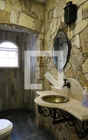 Casa à venda com 650m², 5 quartos e 3 vagasBanheiro da Sala de Jogos