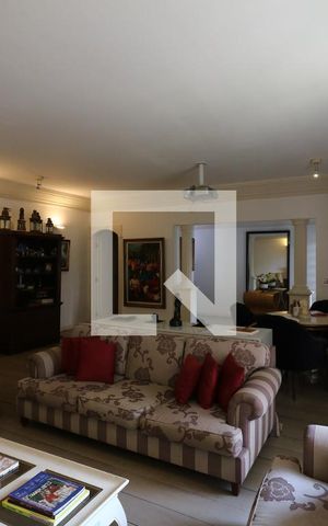 Casa à venda com 650m², 5 quartos e 3 vagasSala
