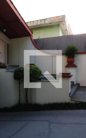 Casa à venda com 650m², 5 quartos e 3 vagasEntrada