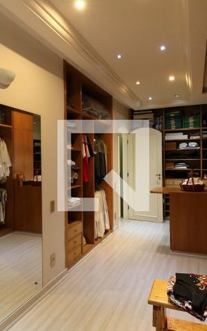 Casa à venda com 650m², 5 quartos e 3 vagasCloset da Suíte 5