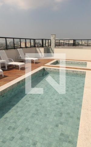 Apartamento à venda com 34m², 1 quarto e sem vagaÁrea comum - Piscina