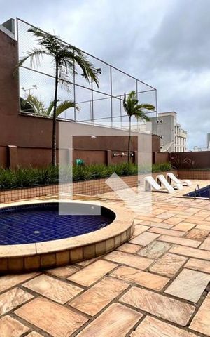 Apartamento à venda com 160m², 4 quartos e 3 vagas Apartamento à venda com 160m², 4 quartos e 3 vagasÁrea comum - Piscina