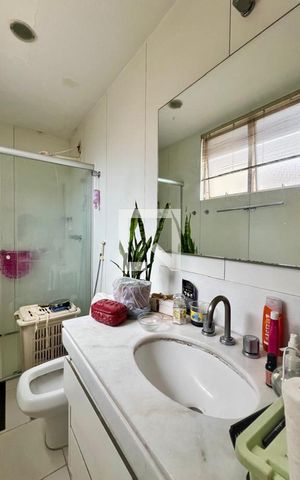 Apartamento à venda com 160m², 4 quartos e 3 vagas Apartamento à venda com 160m², 4 quartos e 3 vagasbanheiro