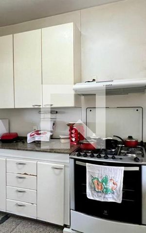 Apartamento à venda com 160m², 4 quartos e 3 vagas Apartamento à venda com 160m², 4 quartos e 3 vagascozinha