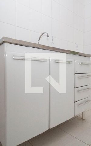 Apartamento à venda com 48m², 2 quartos e 1 vaga Apartamento à venda com 48m², 2 quartos e 1 vagaCozinha e Área de Serviço