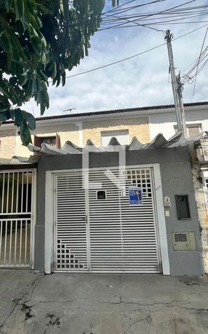 Casa à venda com 100m², 2 quartos e 1 vaga Casa à venda com 100m², 2 quartos e 1 vagaFachada