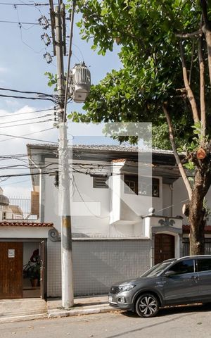Casa para alugar com 200m², 3 quartos e 2 vagas Casa para alugar com 200m², 3 quartos e 2 vagasFachada