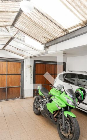Casa para alugar com 200m², 3 quartos e 2 vagas Casa para alugar com 200m², 3 quartos e 2 vagasGaragem