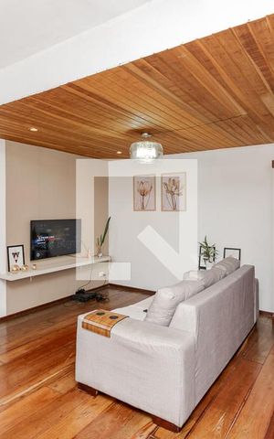 Casa para alugar com 200m², 3 quartos e 2 vagas Casa para alugar com 200m², 3 quartos e 2 vagasSala