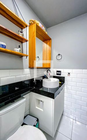 Apartamento à venda com 45m², 2 quartos e sem vagaBanheiro