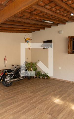 Casa à venda com 360m², 3 quartos e 5 vagas Casa à venda com 360m², 3 quartos e 5 vagasGaragem