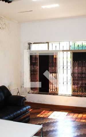 Casa à venda com 150m², 3 quartos e 4 vagasSala