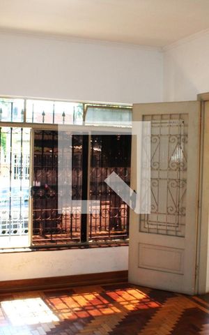 Casa à venda com 150m², 3 quartos e 4 vagasSala
