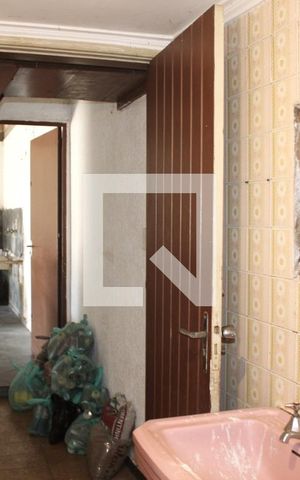 Casa à venda com 150m², 3 quartos e 4 vagasBanheiro 2