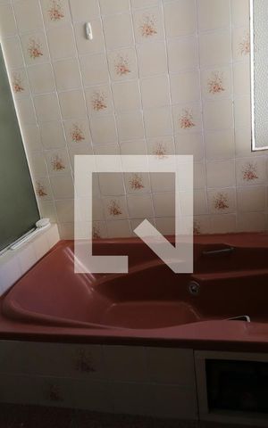 Casa à venda com 266m², 3 quartos e 4 vagasBanheiro da Suíte 1