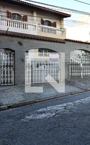 Casa à venda com 266m², 3 quartos e 4 vagasFachada