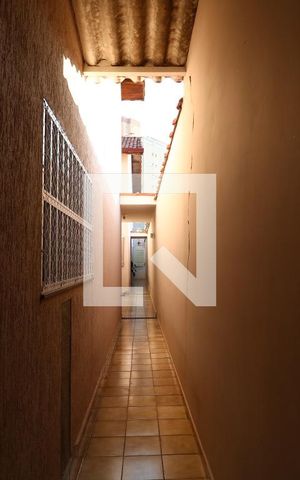 Casa à venda com 266m², 3 quartos e 4 vagasCorredor Externo
