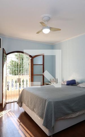 Casa à venda com 266m², 3 quartos e 4 vagasSuíte 1