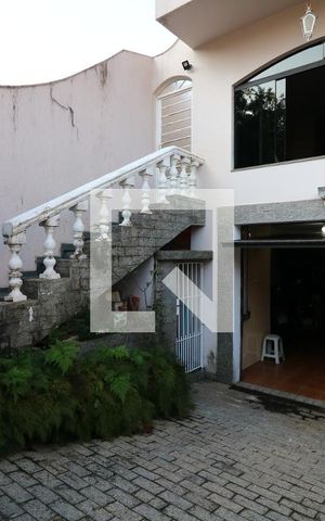 Casa à venda com 266m², 3 quartos e 4 vagasFrente