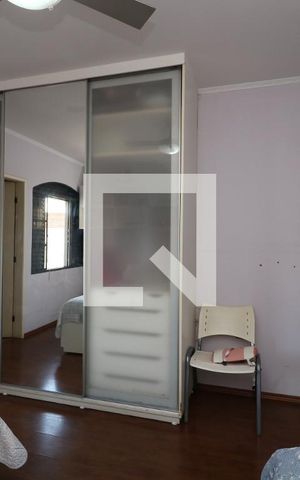 Casa à venda com 266m², 3 quartos e 4 vagasSuíte 2