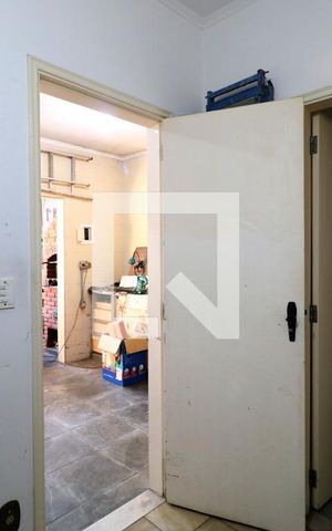 Casa à venda com 266m², 3 quartos e 4 vagasQuarto de Serviço