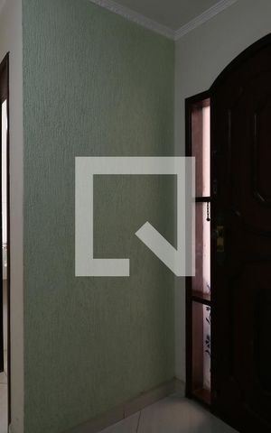Casa à venda com 266m², 3 quartos e 4 vagasCorredor interno