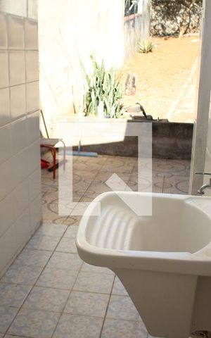 Casa à venda com 99m², 3 quartos e 1 vagaÁrea de Serviço