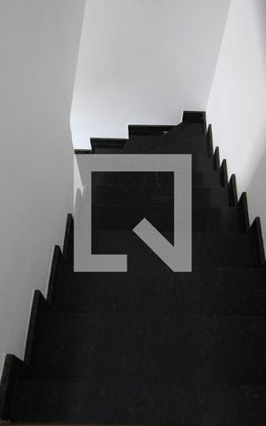 Casa à venda com 110m², 3 quartos e 2 vagasEscada