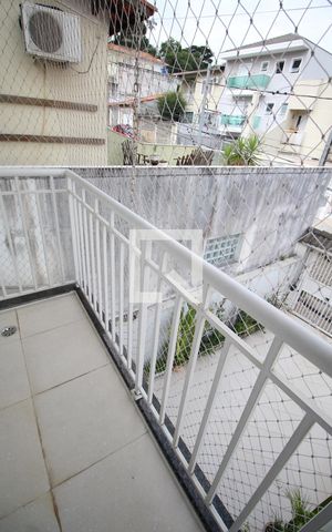 Casa à venda com 110m², 3 quartos e 2 vagasEscada