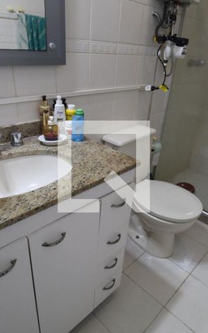 Casa de condomínio à venda com 100m², 3 quartos e 2 vagasBanheiro da suíte