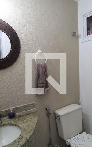 Casa de condomínio à venda com 100m², 3 quartos e 2 vagasLavabo